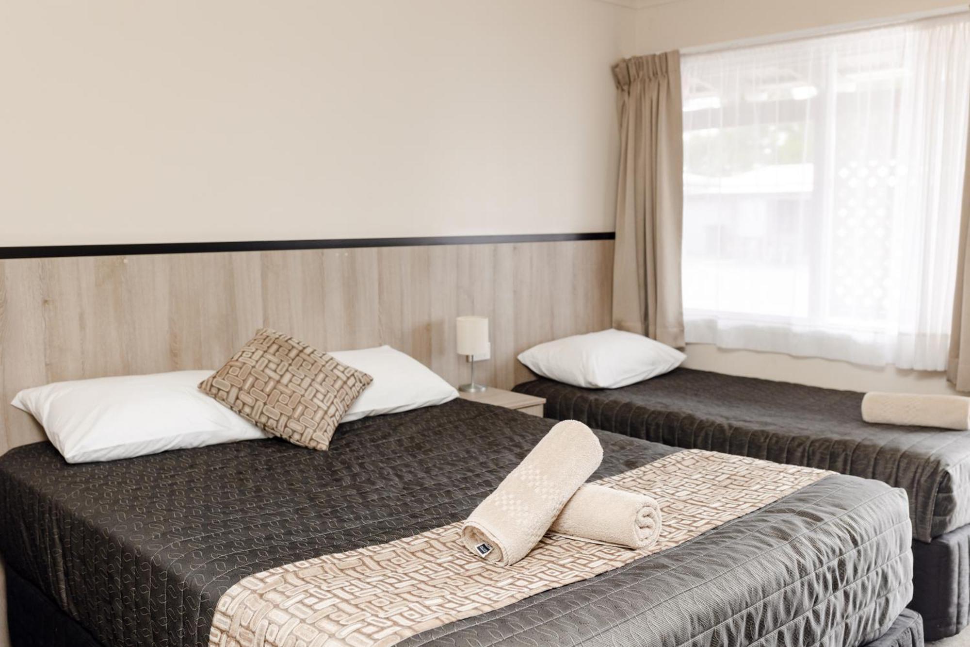 Starline Motor Inn Miles 외부 사진